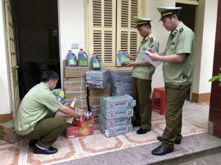 Lạng Sơn: Bắt giữ vụ vận chuyển thực phẩm nhập lậu