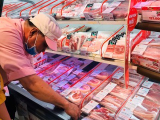 Giá cả thị trường 31/5: Siêu thị tăng cường khuyến mãi thịt lợn nhập khẩu thu hút người tiêu dùng