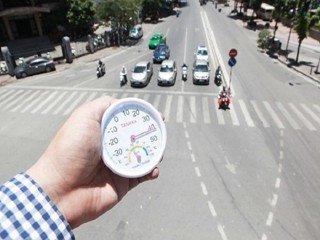 Nắng nóng gay gắt còn kéo dài trong nhiều ngày tới