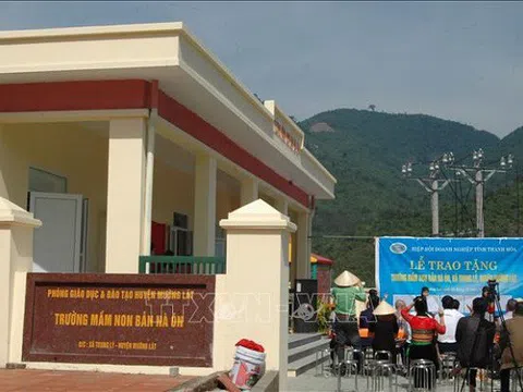 Thanh Hóa: Bàn giao công trình trường Mầm non cho xã vùng cao bị thiệt hại do lũ