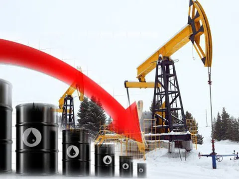 Giá xăng, dầu (28/2): Lao dốc "không phanh"