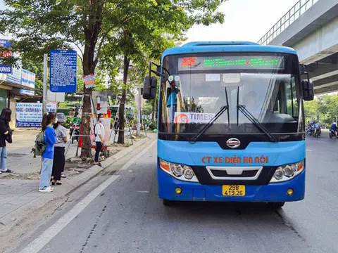 Mạng lưới xe buýt tại Hà Nội ngày càng thuận lợi cho người dân