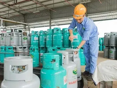 Giá gas bán lẻ trong nước tăng tháng thứ tư