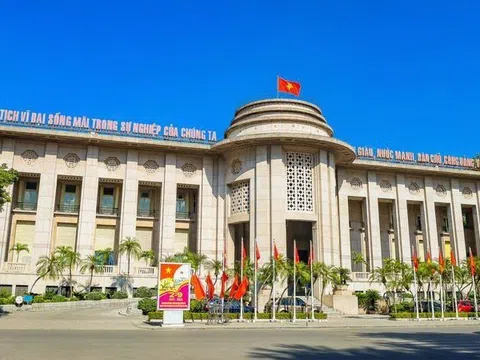 Lãi suất tiền gửi tương đối ổn định, lãi suất cho vay tiếp tục giảm