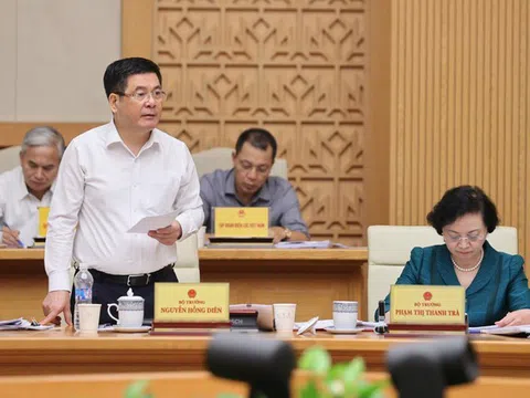 Dự báo cả năm, kim ngạch xuất nhập khẩu có thể vượt mốc 900 tỷ USD