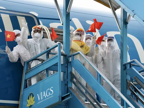 Vietnam Airlines vận chuyển miễn phí nhân lực cùng hành lý đi kèm để phòng chống dịch cho Bắc Ninh, Bắc Giang