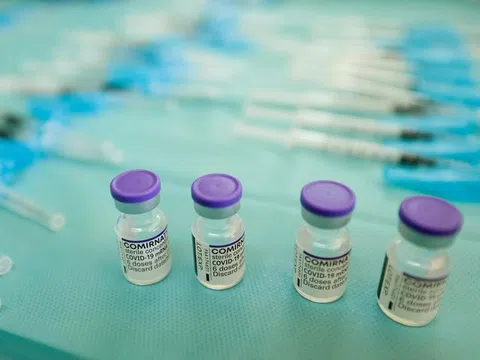 Hơn 600.000 liều vaccine Pfizer do Mỹ viện trợ về đến Việt Nam