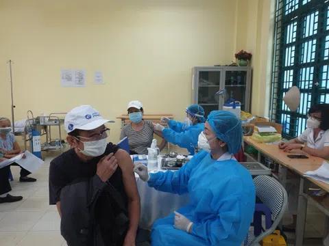 Phường Văn Miếu triển khai tiêm vaccine phòng Covid-19 mũi 2 cho người dân