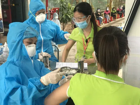 Tiêm vaccine phòng COVID-19: Việt Nam về đích trước 6 tháng