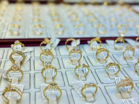 Giá vàng hôm nay 1/11: Hồi phục mạnh mẽ