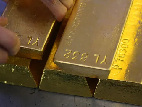Một quốc gia tại châu Âu đang nắm giữ hơn 520 tấn vàng, dự định "gửi nhờ" ở hai cường quốc