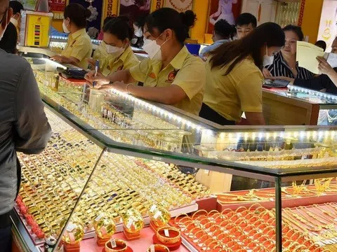 Giá vàng hôm nay 26/11: Đồng loạt bứt phá