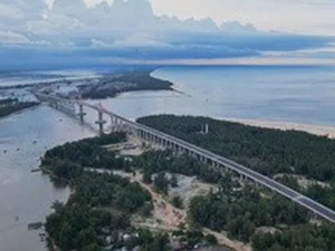 Chính thức: Hoàn thành công trình cấp đặc biệt - cầu vượt cửa biển nghìn tỷ dài nhất miền Trung