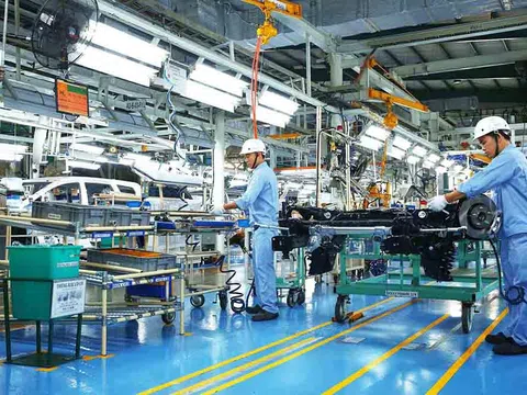 Cơ hội cho doanh nghiệp Việt từ cạnh tranh “tam giác công nghệ”