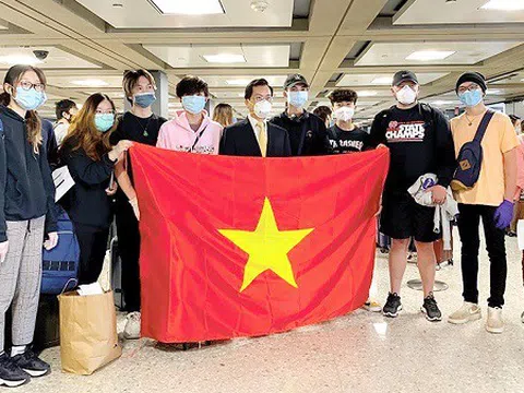 Bộ GD&ĐT đề nghị các trường tiếp nhận du học sinh Việt Nam trở về