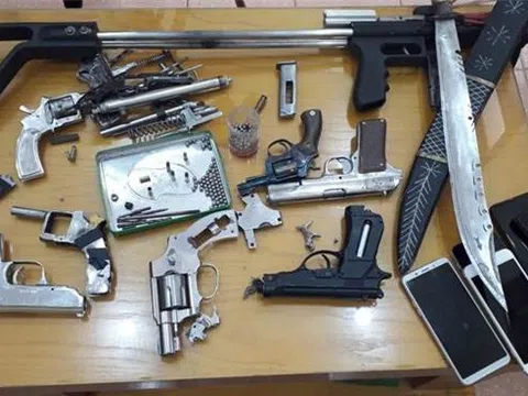 Quảng Ninh: Nhóm con nghiện tàng trữ ma túy và chế tạo, mua bán vũ khí quân dụng