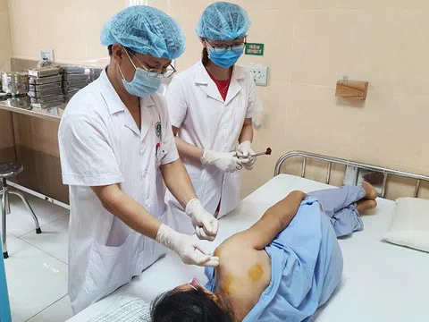 Trung tâm Y tế huyện Cẩm Khê (Phú Thọ) triển khai phương pháp cấy chỉ đông y trong điều trị bệnh