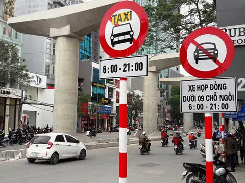 Hà Nội: Khôi phục lại các biển cấm taxi theo giờ trên một số tuyến phố