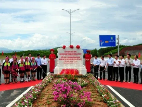 Quảng Ninh tổ chức gắn biển công trình chào mừng Đại hội Đảng bộ tỉnh