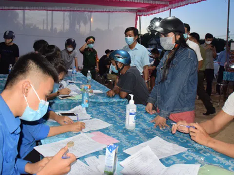 Ngày đầu dỡ bỏ giãn cách, hơn 1.700 người từ Đà Nẵng đăng ký đến Huế