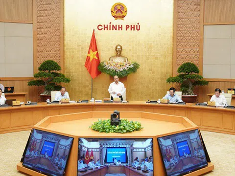 Thủ tướng Nguyễn Xuân Phúc chủ trì phiên họp thường kỳ tháng 9