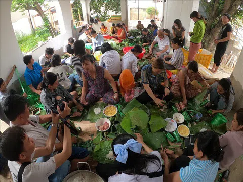 Bình Dương: Gói 10.000 chiếc bánh ủng hộ đồng bào miền Trung