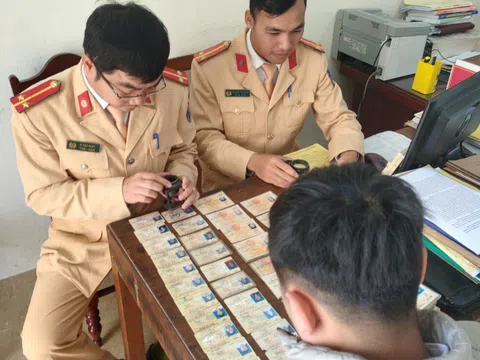 Quan Sơn - Thanh Hóa: Phát hiện hàng trăm tài xế sử dụng giấy phép lái xe trái phép