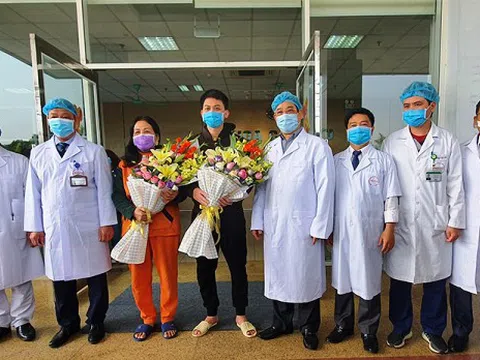 Bốn bệnh nhân quê Vĩnh Phúc được điều trị khỏi Covid-19 và xuất viện