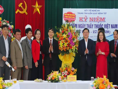 Lãnh đạo tỉnh Nghệ An chúc mừng ngành y tế nhân Ngày Thầy thuốc Việt Nam