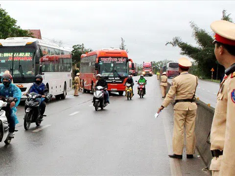 Hà Nội: Tăng cường kiểm tra, xử lý xe vận chuyển hành khách vi phạm