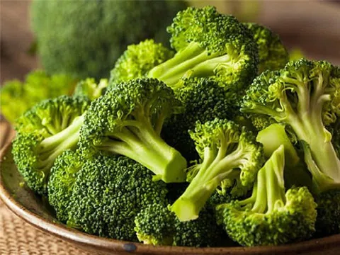 Những loại rau xanh nên bổ sung vào khẩu phần ăn giữa mùa dịch COVID-19 để bảo vệ sức khỏe của trẻ
