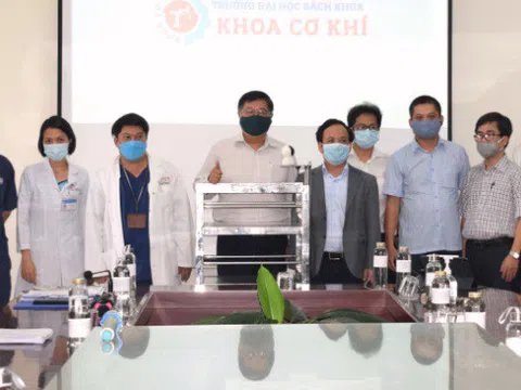 Bệnh viện Phụ sản-Nhi Đà Nẵng: Tiếp nhận robot phục vụ người cách ly phòng Covid-19