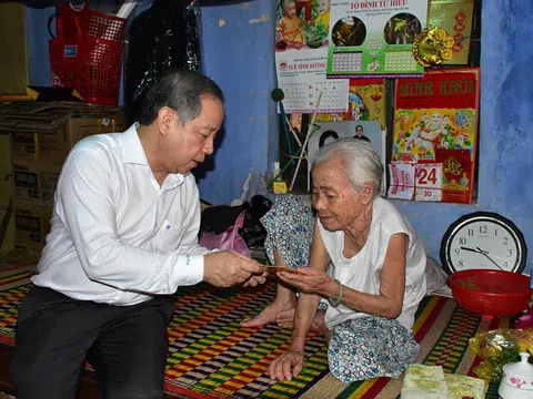 Chủ tịch Thừa Thiên Huế: Cần quan tâm đến người già trong phòng chống Covid-19