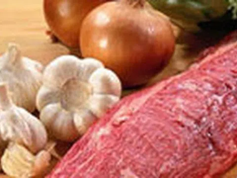 Giá cả thị trường ngày 8/4: Siêu thị giảm giá thịt cá, rau củ
