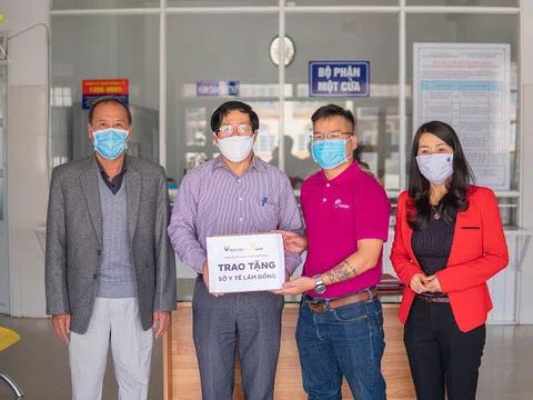 Lâm Đồng: Công ty Toucan tặng dụng cụ bảo vệ tai khi đeo khẩu trang cho nhân viên y tế