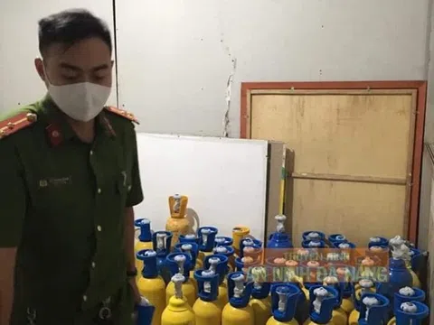 Lực lượng 911 Đà Nẵng phát hiện kho chứa bình khí cười