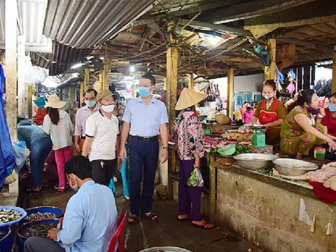 Thừa Thiên Huế: Tăng cường xử lý môi trường tại các chợ để phòng chống Covid-19