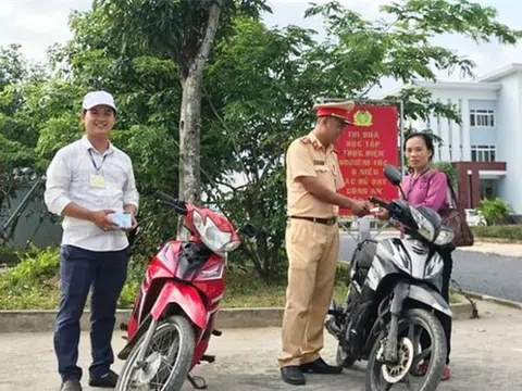 Nghệ An: Kiểm tra xe vi phạm, CSGT phát hiện 2 xe máy bị mất trộm từ lâu