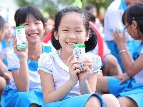 Vinamilk dành tặng món quà 1/6 đặc biệt cho trẻ em Quảng Nam