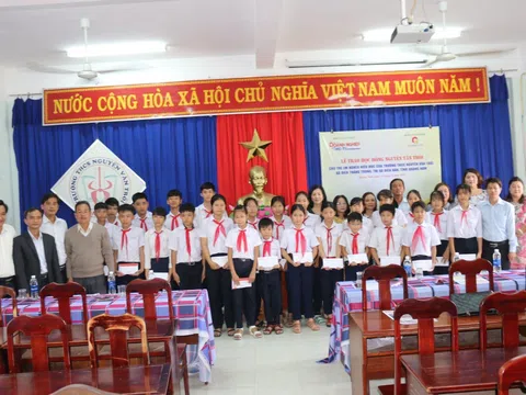25 học sinh nhận học bổng Nguyễn Văn Trỗi năm thứ 6