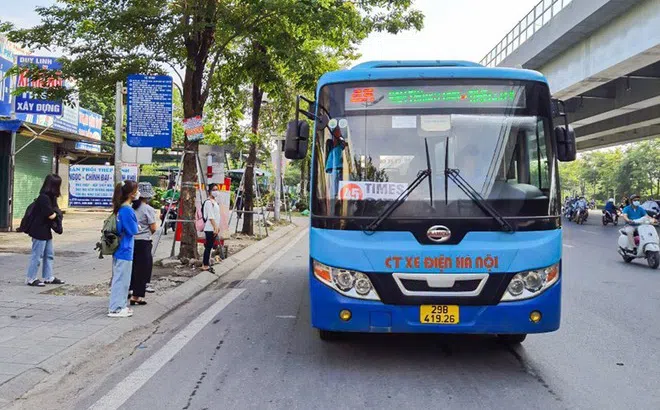 Mạng lưới xe buýt tại Hà Nội ngày càng thuận lợi cho người dân