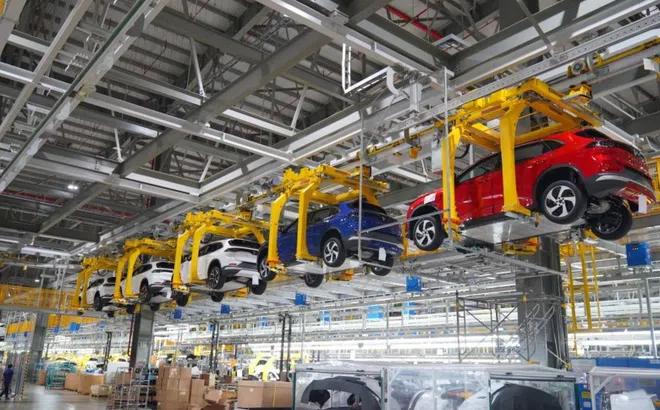 Lượng tiêu thụ ô tô tháng 6 ghi nhận tín hiệu tích cực