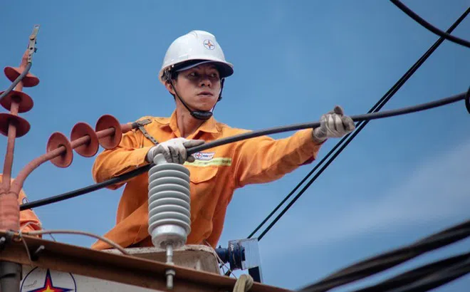 Truyền tải an toàn, ổn định hơn 170 tỷ kWh điện trong 8 tháng