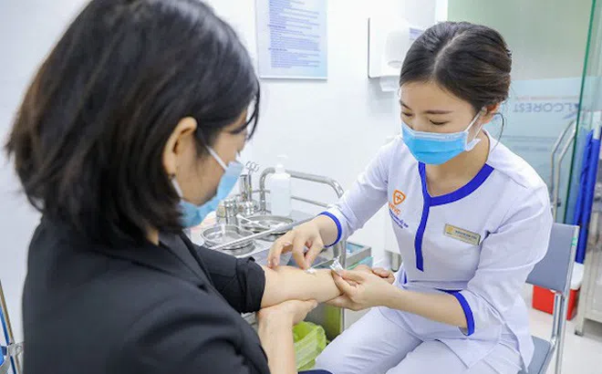 Các doanh nghiệp lớn đóng góp hàng trăm tỷ đồng để mua vắc xin Covid-19