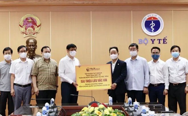 T&T Group tài trợ toàn bộ bơm kim tiêm cho chiến dịch tiêm 150 triệu liều vắc xin phòng COVID-19