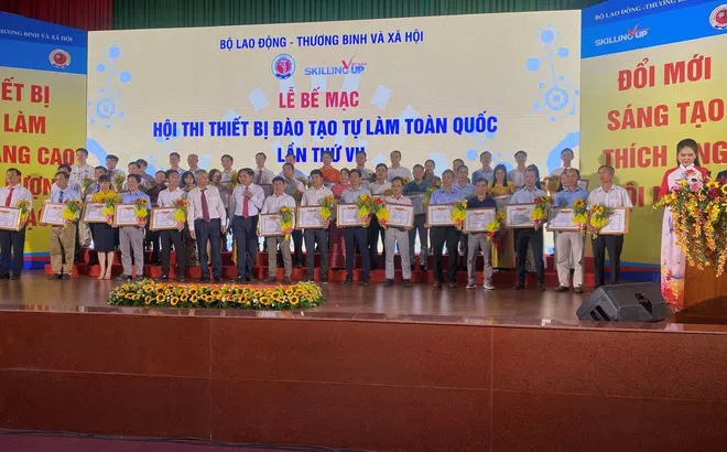 Trường Cao đẳng Cơ điện Phú Thọ đạt giải nhì Hội thi Thiết bị tự làm toàn quốc lần thứ VII năm 2022