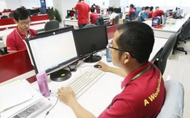 Những ngành nào giữ nguyên lương, không cắt giảm nhân sự trong làn sóng COVID-19 thứ 4?