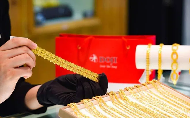 Giá vàng ngày 28/10: Vàng thế giới mất đà, tiếp tục đi xuống
