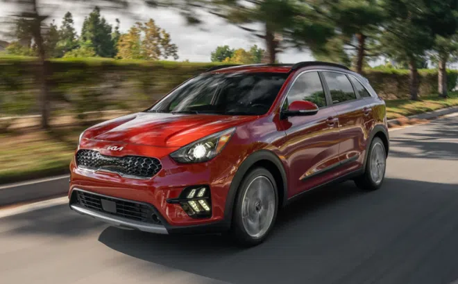 Uống chỉ 4,8 lít xăng/100km, mẫu xe Kia ngập công nghệ, phả hơi nóng vào Mazda CX-5