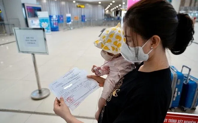 Đề nghị xem xét thay đổi việc xét nghiệm SARS-CoV-2 với trẻ em đi máy bay